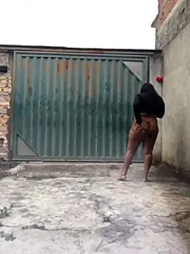 Snapshot of eujamiii chatting on 11/12/25, 01:11 eujamiii online show from 11/12/25, 01:11