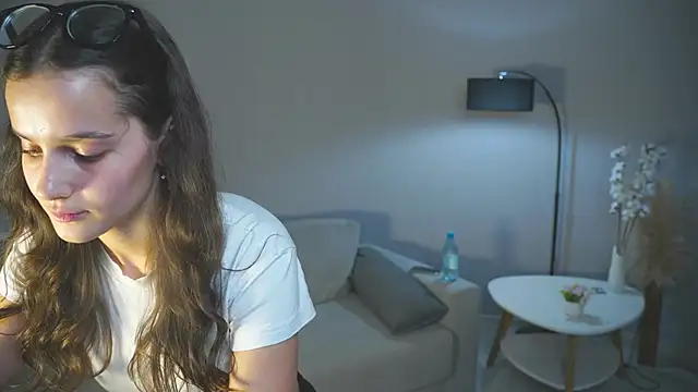 MelanieDegner online show from 10/24/25, 10:44