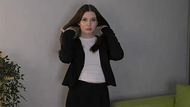 Snapshot of LonnaSkar chatting on 10/30/25, 07:58 LonnaSkar online show from 10/30/25, 07:58