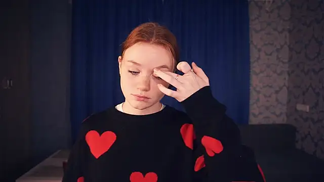 KarlynGow online show from 11/11/25, 06:24