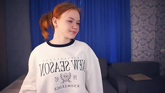 KarlynGow online show from 12/02/25, 07:03