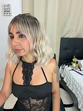 Snapshot of Emilyvalk_ chatting on 06/11/26, 12:19 Emilyvalk online show from 06/11/26, 12:19