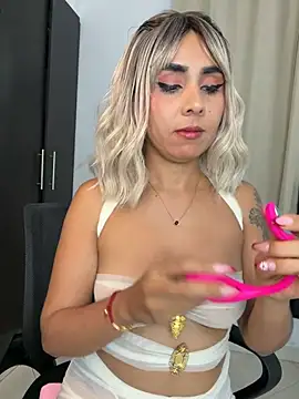 Snapshot of Emilyvalk_ chatting on 06/18/26, 08:57 Emilyvalk online show from 06/18/26, 08:57