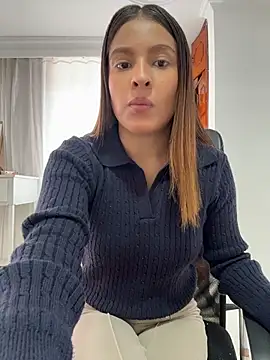 Snapshot of Talia_Bonet chatting on 06/08/26, 01:44 Talia Bonet online show from 06/08/26, 01:44