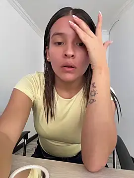 Snapshot of Talia_Bonet chatting on 06/14/26, 04:53 Talia Bonet online show from 06/14/26, 04:53