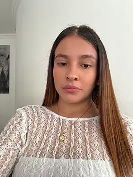 Snapshot of Talia_Bonet chatting on 06/20/26, 02:31 Talia Bonet online show from 06/20/26, 02:31