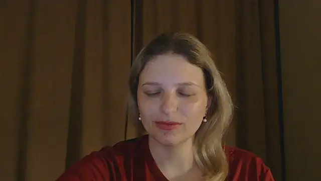 Snapshot of ElisSky301 chatting on 03/22/26, 09:29 ElisSky301 online show from 03/22/26, 09:29