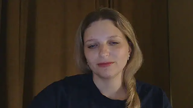 Snapshot of ElisSky301 chatting on 03/29/26, 08:31 ElisSky301 online show from 03/29/26, 08:31