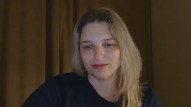 Snapshot of ElisSky301 chatting on 04/01/26, 08:39 ElisSky301 online show from 04/01/26, 08:39