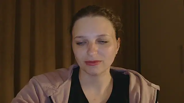Snapshot of ElisSky301 chatting on 04/11/26, 08:24 ElisSky301 online show from 04/11/26, 08:24