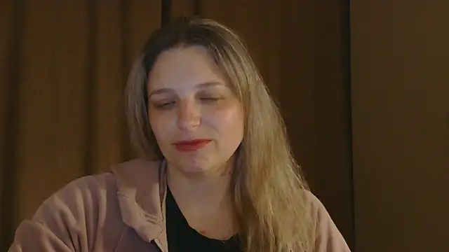 Snapshot of ElisSky301 chatting on 04/12/26, 08:25 ElisSky301 online show from 04/12/26, 08:25