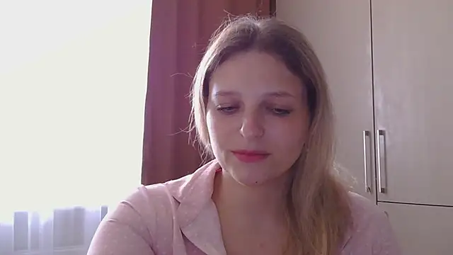 Snapshot of ElisSky301 chatting on 04/19/26, 11:53 ElisSky301 online show from 04/19/26, 11:53