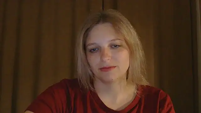 Snapshot of ElisSky301 chatting on 05/07/26, 08:03 ElisSky301 online show from 05/07/26, 08:03