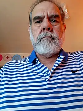 Snapshot of pena633 chatting on 05/20/26, 12:11 pena633 online show from 05/20/26, 12:11