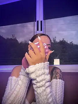 Beella1  online show from 12/02/25, 11:59