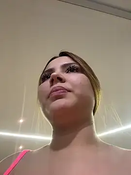 Snapshot of Beella1_ chatting on 06/18/26, 10:30 Beella1 online show from 06/18/26, 10:30