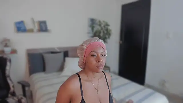 YariRose online show from 07/14/26, 03:40