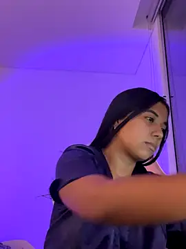 aly nicols online show from 11/07/25, 04:23