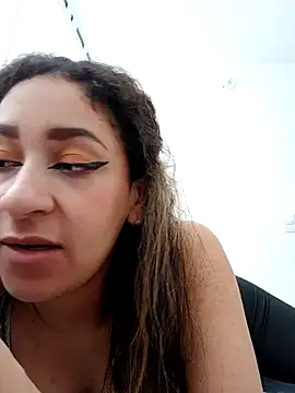 Snapshot of medussa_sexi chatting on 03/04/26, 07:09 medussa sexi online show from 03/04/26, 07:09