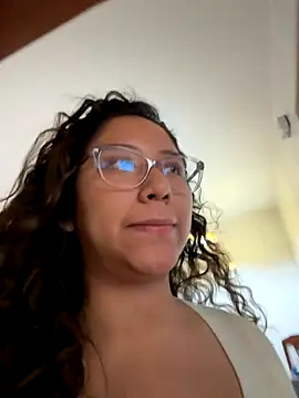 Kmiii21 online show from 10/26/25, 09:42