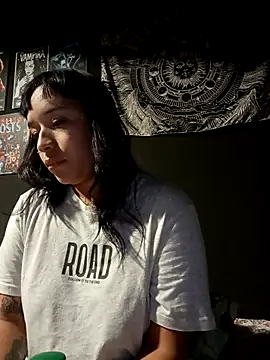 Isis Bathory online show from 11/13/25, 11:14