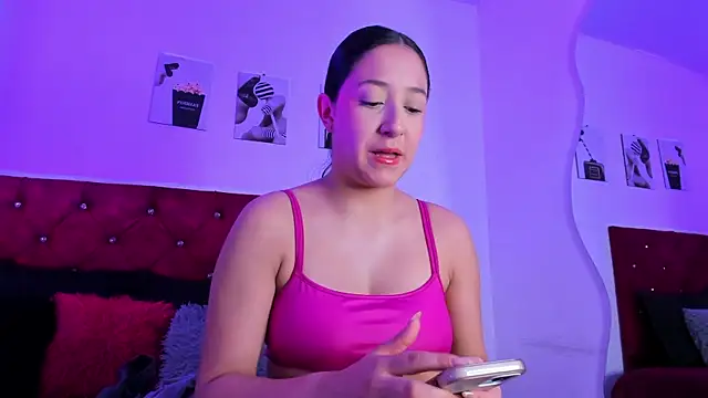 Snapshot of kittymonroe1 chatting on 06/03/26, 05:51 kittymonroe1 online show from 06/03/26, 05:51