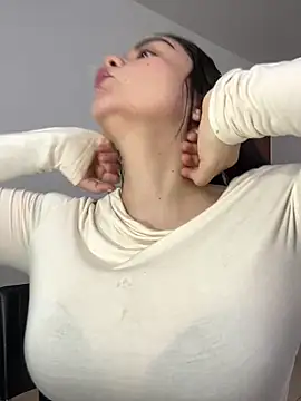 Selena Roa online show from 12/05/25, 04:47