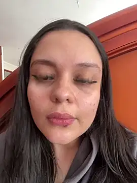 Selena Roa online show from 04/01/26, 05:10