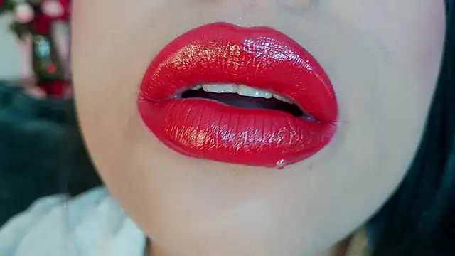 mia roux1 online show from 03/02/26, 10:05