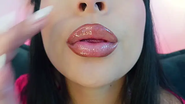 mia roux1 online show from 04/06/26, 11:05