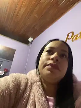 Snapshot of PaulaCruz01 chatting on 11/20/25, 01:17 PaulaCruz01 online show from 11/20/25, 01:17