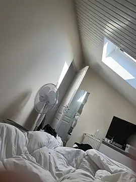 BicolorCandidate81 online show from 10/30/25, 12:39