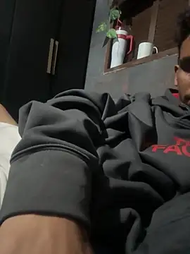 Snapshot of robertcoxta chatting on 10/21/25, 09:37 robertcoxta online show from 10/21/25, 09:37