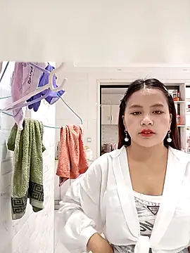 love-xx online show from 10/29/25, 01:19