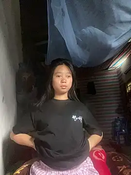 Snapshot of -Miaa- chatting on 11/17/25, 01:22 -Miaa- online show from 11/17/25, 01:22