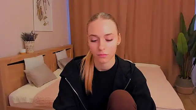 sassy cutie online show from 02/18/26, 02:24