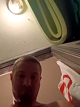 DadDDick925 online show from 10/27/25, 02:43