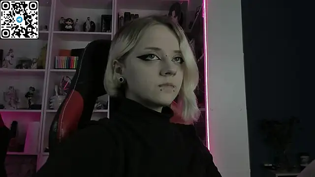 Holy Mistress S online show from 03/15/26, 10:10