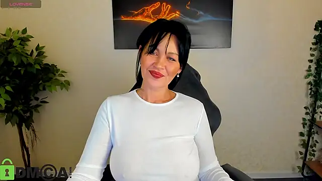 Sara Devills online show from 04/19/26, 08:46