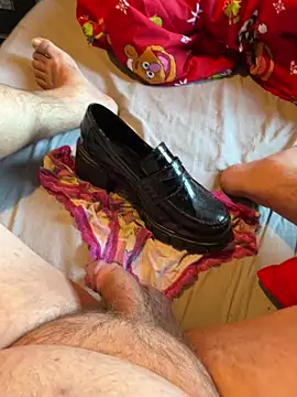 fortheloveofheels74 online show from 11/02/25, 11:12