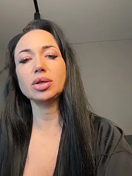 Snapshot of majestic_madam chatting on 03/28/26, 11:21 majestic madam online show from 03/28/26, 11:21