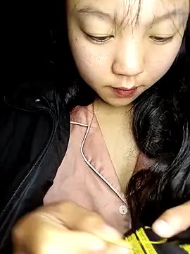 Quynhsumon online show from 02/08/26, 01:20