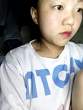 Quynhsumon online show from 02/25/26, 03:32