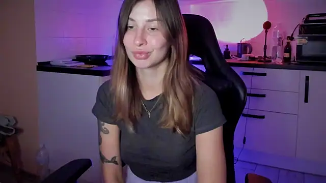 Kira-meow online show from 11/13/25, 04:06