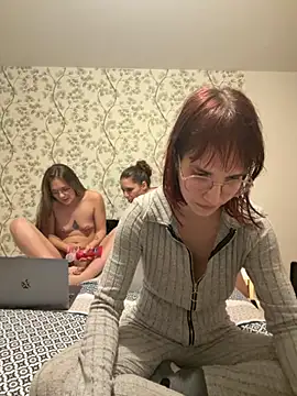  HeraLuna  online show from 02/09/26, 12:03