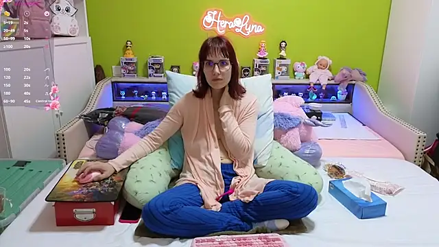  HeraLuna  online show from 03/23/26, 09:30