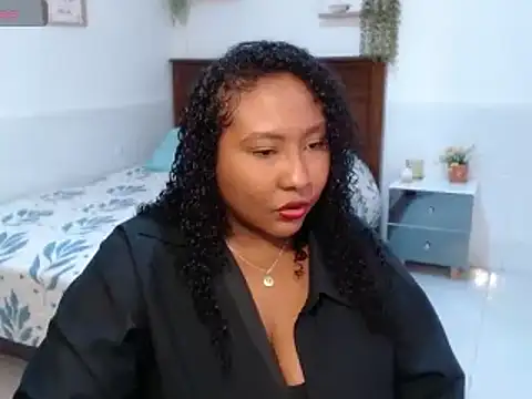 KaroldelaTorree online show from 10/24/25, 02:46