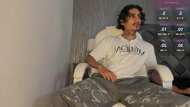 Mr Strike online show from 10/25/25, 02:41