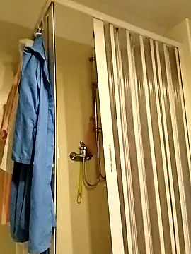 Vaneseda online show from 10/22/25, 06:24