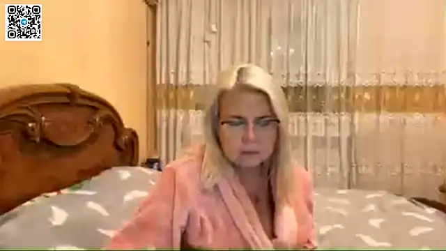 Snapshot of Galatea_2025 chatting on 10/28/25, 04:53 Galatea 2025 online show from 10/28/25, 04:53